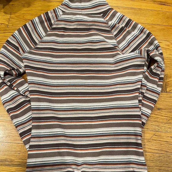 Striped Long Sleeve Shirt - Picture 3 of 4